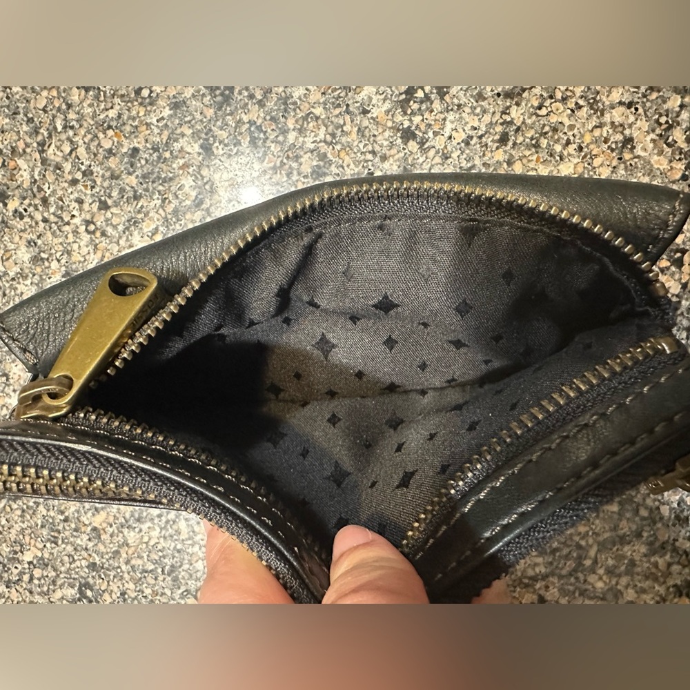 Fossil Black Leather Zip Wallet - Picture 6 of 6